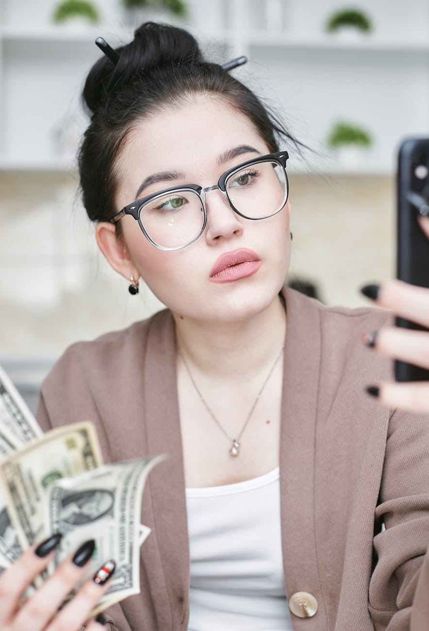 Financial Freedom ala Gen Z: Jurus Cerdas Anti Tanggal Tua & Cepat Cuan Maksimal!